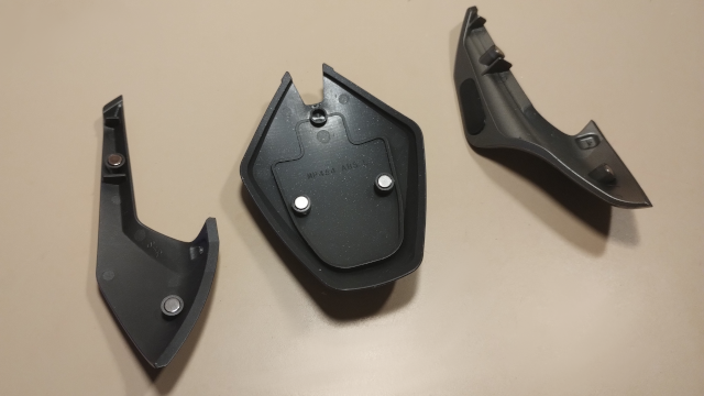 Picture of Mad Catz B.A.T. 6+ Side Skirts and Palm Rests Upside Down View
